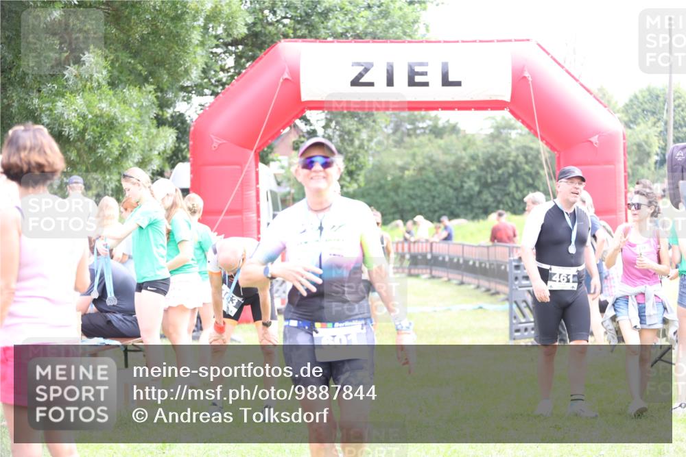21.06.2026 - 29. Vierlanden-Triathlon Andreas Tolksdorf http://msf.ph/oto/9887844 21.06.2026 11:37:06 Ziel 516, 518, 553, 516, 518, 553 meine-sportfotos.de