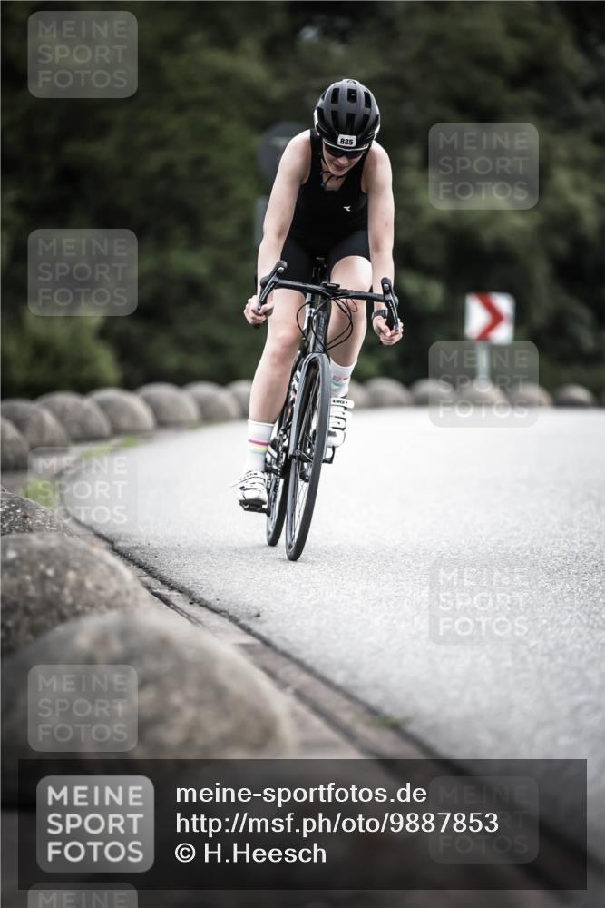 21.06.2026 - 29. Vierlanden-Triathlon H.Heesch http://msf.ph/oto/9887853 21.06.2026 12:11:43 Radfahren 881, 885, 979 meine-sportfotos.de
