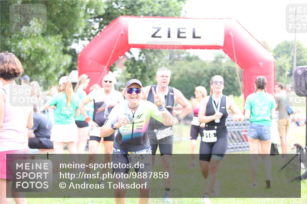 21.06.2026 - 29. Vierlanden-Triathlon Andreas Tolksdorf http://msf.ph/oto/9887859 21.06.2026 11:37:14 Ziel 518, 553, 518, 553 meine-sportfotos.de