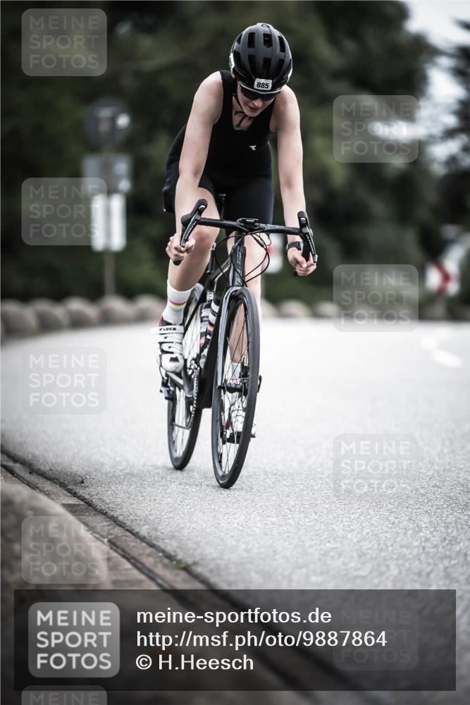 21.06.2026 - 29. Vierlanden-Triathlon H.Heesch http://msf.ph/oto/9887864 21.06.2026 12:11:43 Radfahren 881, 885, 979 meine-sportfotos.de
