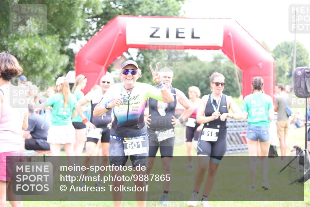 21.06.2026 - 29. Vierlanden-Triathlon Andreas Tolksdorf http://msf.ph/oto/9887865 21.06.2026 11:37:14 Ziel 518, 553, 518, 553 meine-sportfotos.de