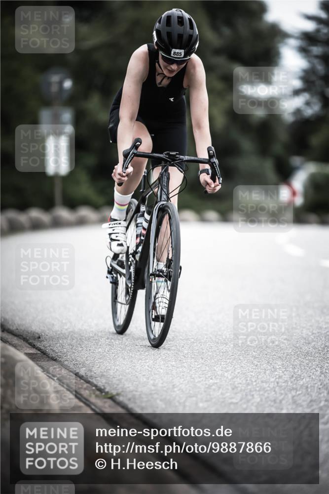 21.06.2026 - 29. Vierlanden-Triathlon H.Heesch http://msf.ph/oto/9887866 21.06.2026 12:11:43 Radfahren 881, 885, 979 meine-sportfotos.de