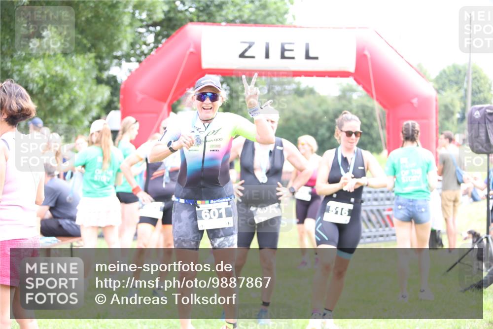 21.06.2026 - 29. Vierlanden-Triathlon Andreas Tolksdorf http://msf.ph/oto/9887867 21.06.2026 11:37:14 Ziel 518, 553, 518, 553 meine-sportfotos.de
