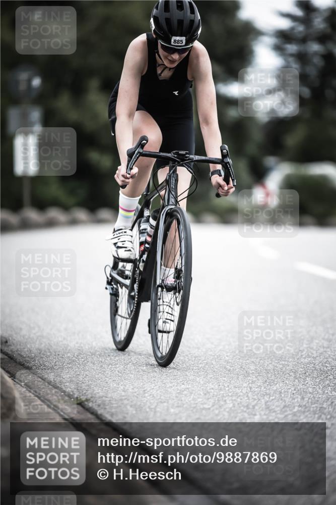 21.06.2026 - 29. Vierlanden-Triathlon H.Heesch http://msf.ph/oto/9887869 21.06.2026 12:11:43 Radfahren 881, 885, 979 meine-sportfotos.de