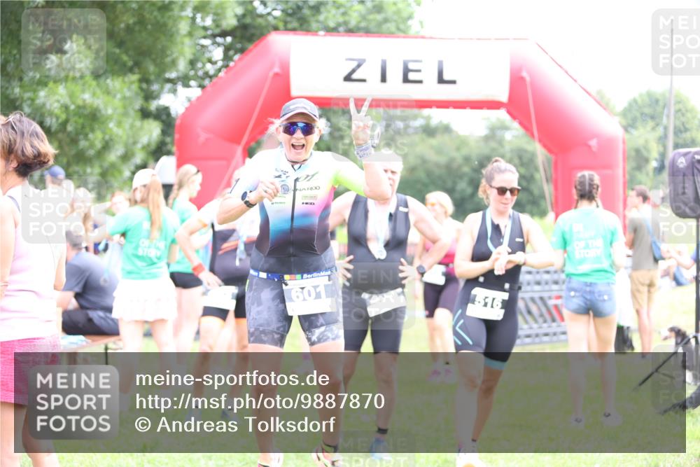 21.06.2026 - 29. Vierlanden-Triathlon Andreas Tolksdorf http://msf.ph/oto/9887870 21.06.2026 11:37:14 Ziel 518, 553, 518, 553 meine-sportfotos.de
