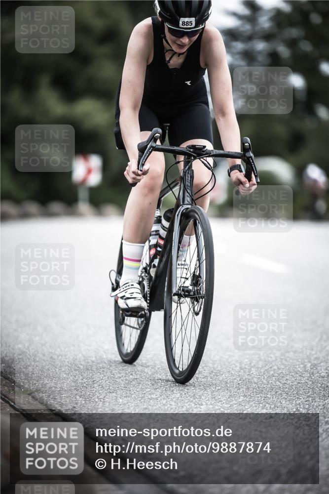 21.06.2026 - 29. Vierlanden-Triathlon H.Heesch http://msf.ph/oto/9887874 21.06.2026 12:11:43 Radfahren 881, 885, 979 meine-sportfotos.de