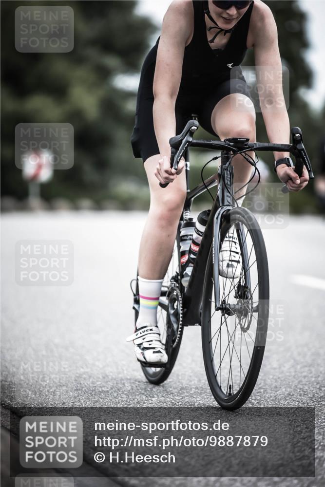 21.06.2026 - 29. Vierlanden-Triathlon H.Heesch http://msf.ph/oto/9887879 21.06.2026 12:11:43 Radfahren 881, 885, 979 meine-sportfotos.de