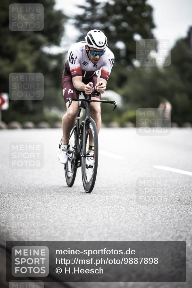 21.06.2026 - 29. Vierlanden-Triathlon H.Heesch http://msf.ph/oto/9887898 21.06.2026 12:11:50 Radfahren 850, 979 meine-sportfotos.de