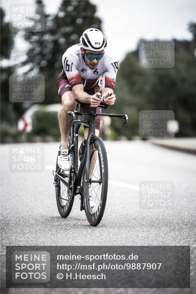 21.06.2026 - 29. Vierlanden-Triathlon H.Heesch http://msf.ph/oto/9887907 21.06.2026 12:11:50 Radfahren 850, 979 meine-sportfotos.de