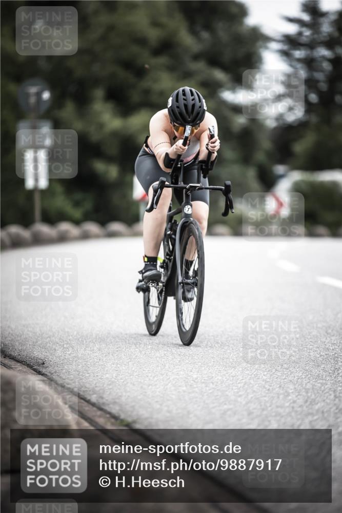 21.06.2026 - 29. Vierlanden-Triathlon H.Heesch http://msf.ph/oto/9887917 21.06.2026 12:11:58 Radfahren 657, 878 meine-sportfotos.de