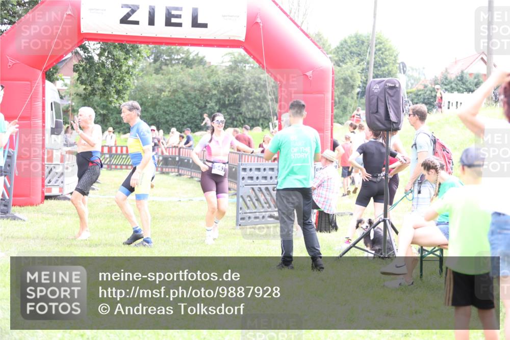 21.06.2026 - 29. Vierlanden-Triathlon Andreas Tolksdorf http://msf.ph/oto/9887928 21.06.2026 11:39:08 Ziel 543, 587, 543, 587 meine-sportfotos.de