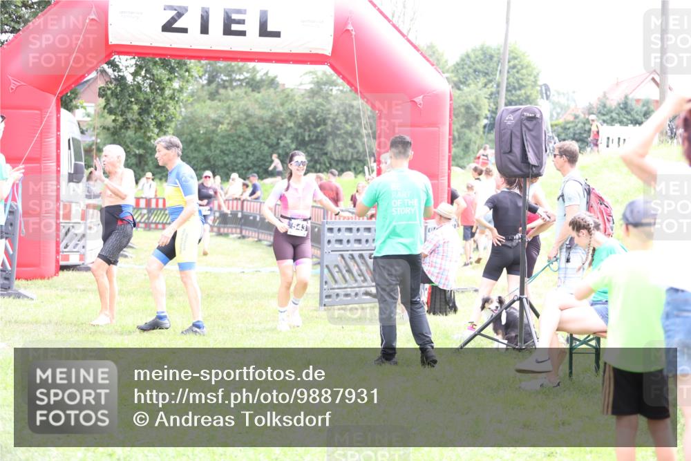 21.06.2026 - 29. Vierlanden-Triathlon Andreas Tolksdorf http://msf.ph/oto/9887931 21.06.2026 11:39:08 Ziel 543, 587, 543, 587 meine-sportfotos.de
