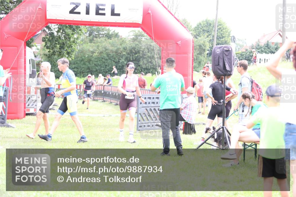 21.06.2026 - 29. Vierlanden-Triathlon Andreas Tolksdorf http://msf.ph/oto/9887934 21.06.2026 11:39:08 Ziel 543, 587, 543, 587 meine-sportfotos.de