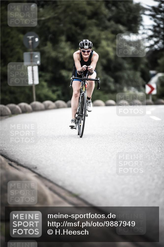21.06.2026 - 29. Vierlanden-Triathlon H.Heesch http://msf.ph/oto/9887949 21.06.2026 12:12:09 Radfahren 294, 701, 864, 873, 1358 meine-sportfotos.de