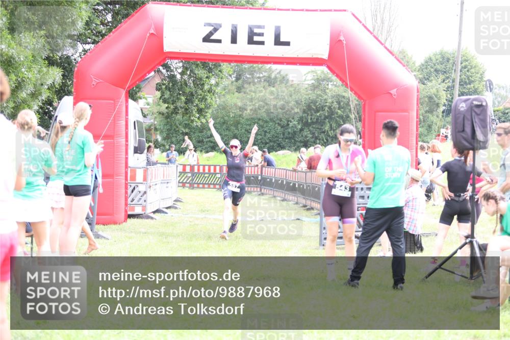 21.06.2026 - 29. Vierlanden-Triathlon Andreas Tolksdorf http://msf.ph/oto/9887968 21.06.2026 11:39:10 Ziel 543, 587, 543, 587 meine-sportfotos.de