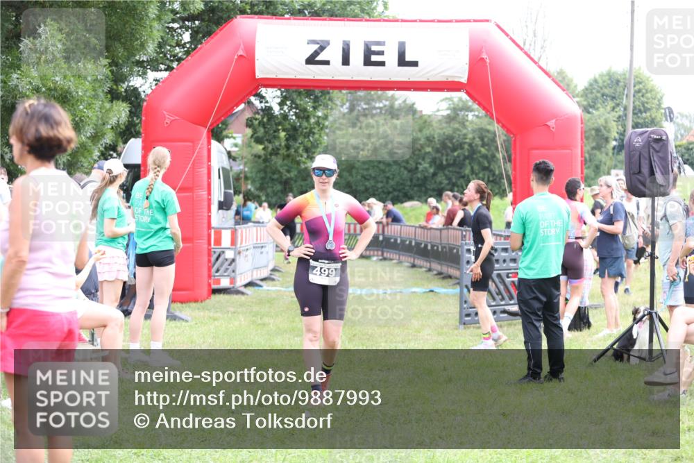 21.06.2026 - 29. Vierlanden-Triathlon Andreas Tolksdorf http://msf.ph/oto/9887993 21.06.2026 11:39:38 Ziel 548, 566, 548, 566 meine-sportfotos.de