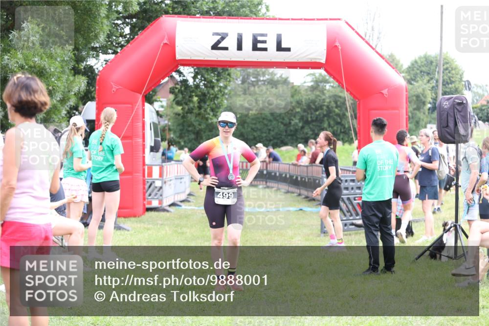 21.06.2026 - 29. Vierlanden-Triathlon Andreas Tolksdorf http://msf.ph/oto/9888001 21.06.2026 11:39:38 Ziel 548, 566, 548, 566 meine-sportfotos.de