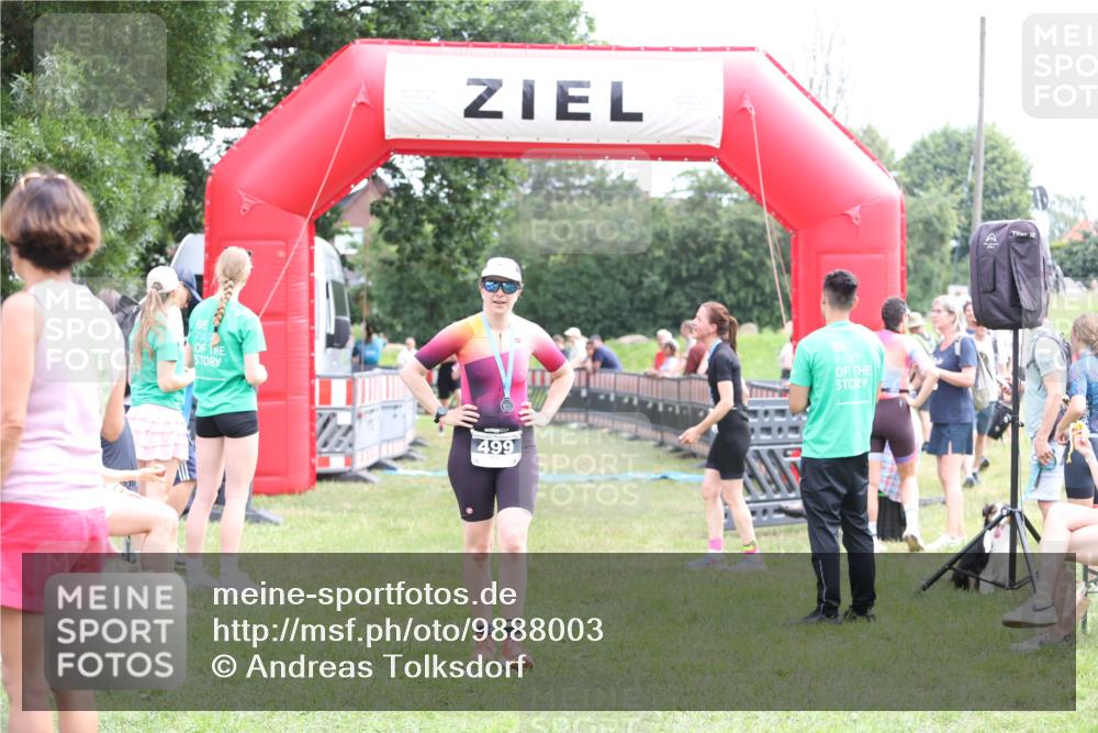 21.06.2026 - 29. Vierlanden-Triathlon Andreas Tolksdorf http://msf.ph/oto/9888003 21.06.2026 11:39:38 Ziel 548, 566, 548, 566 meine-sportfotos.de