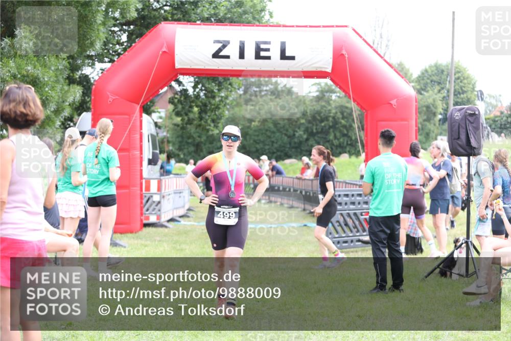 21.06.2026 - 29. Vierlanden-Triathlon Andreas Tolksdorf http://msf.ph/oto/9888009 21.06.2026 11:39:38 Ziel 548, 566, 548, 566 meine-sportfotos.de
