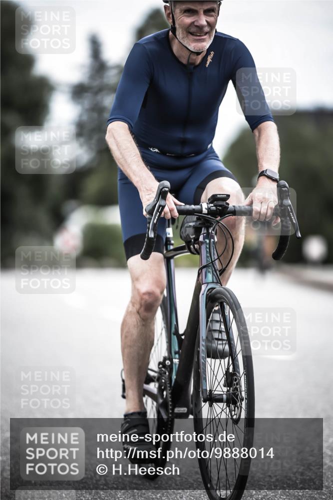 21.06.2026 - 29. Vierlanden-Triathlon H.Heesch http://msf.ph/oto/9888014 21.06.2026 12:12:33 Radfahren 806 meine-sportfotos.de