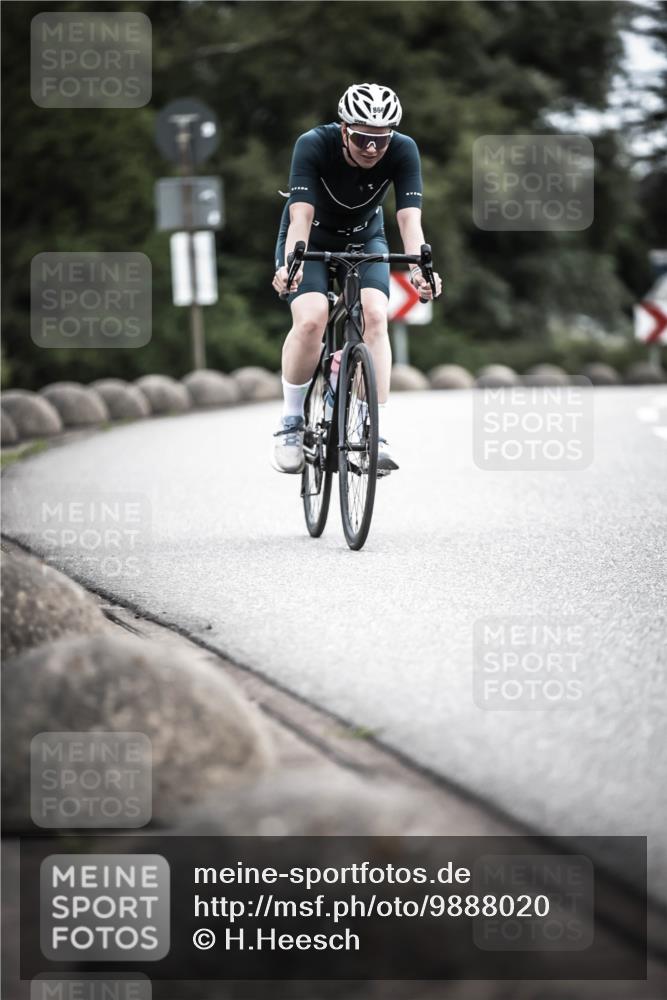 21.06.2026 - 29. Vierlanden-Triathlon H.Heesch http://msf.ph/oto/9888020 21.06.2026 12:12:55 Radfahren 851, 866 meine-sportfotos.de