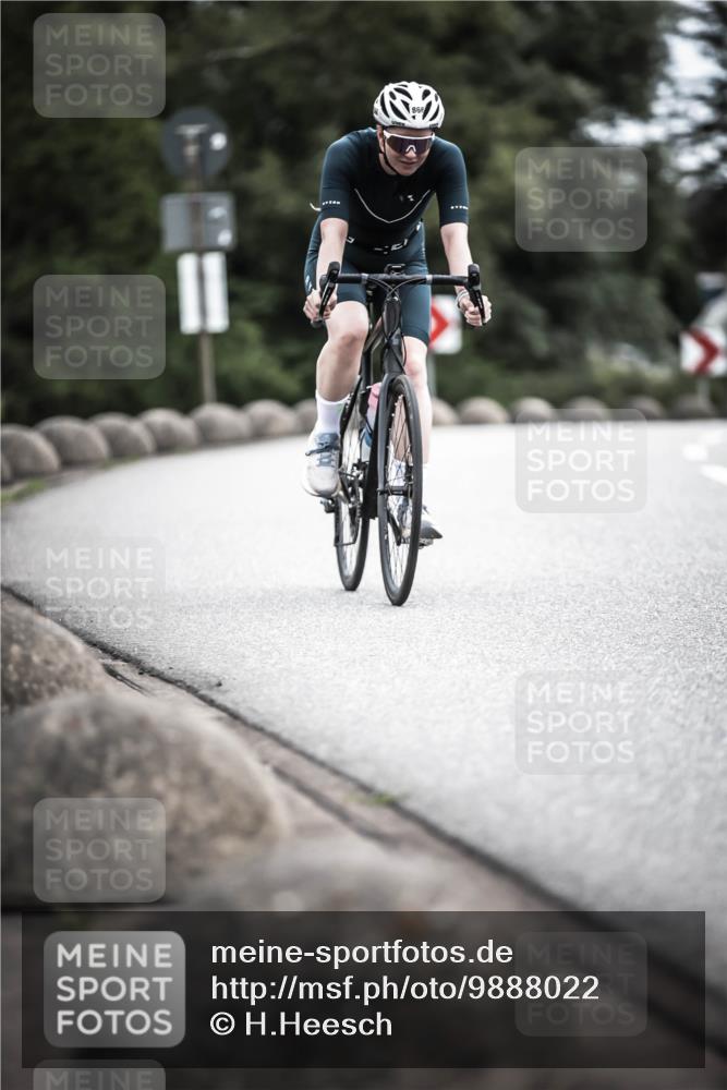 21.06.2026 - 29. Vierlanden-Triathlon H.Heesch http://msf.ph/oto/9888022 21.06.2026 12:12:55 Radfahren 851, 866 meine-sportfotos.de