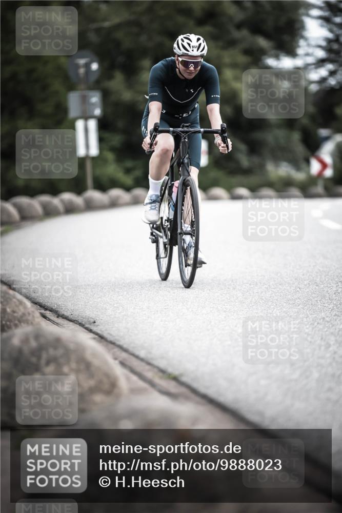 21.06.2026 - 29. Vierlanden-Triathlon H.Heesch http://msf.ph/oto/9888023 21.06.2026 12:12:55 Radfahren 851, 866 meine-sportfotos.de