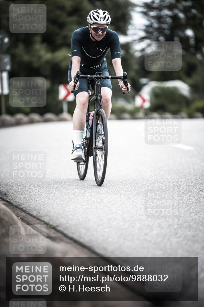 21.06.2026 - 29. Vierlanden-Triathlon H.Heesch http://msf.ph/oto/9888032 21.06.2026 12:12:56 Radfahren 851, 866 meine-sportfotos.de