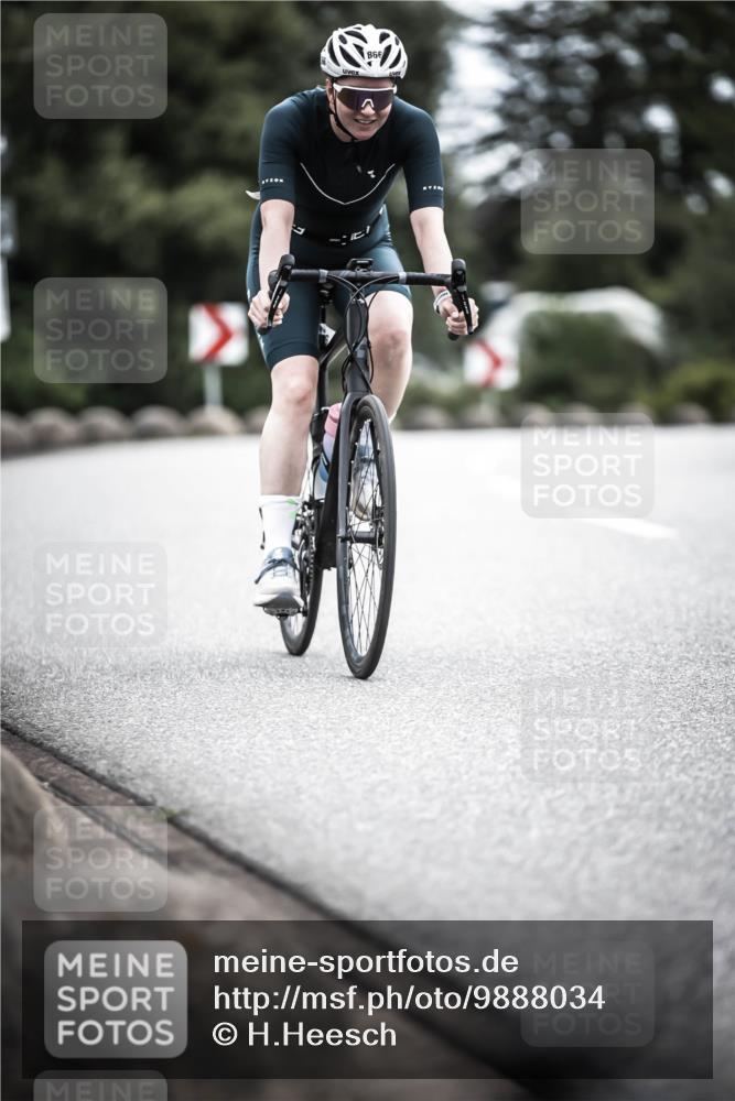 21.06.2026 - 29. Vierlanden-Triathlon H.Heesch http://msf.ph/oto/9888034 21.06.2026 12:12:56 Radfahren 851, 866 meine-sportfotos.de
