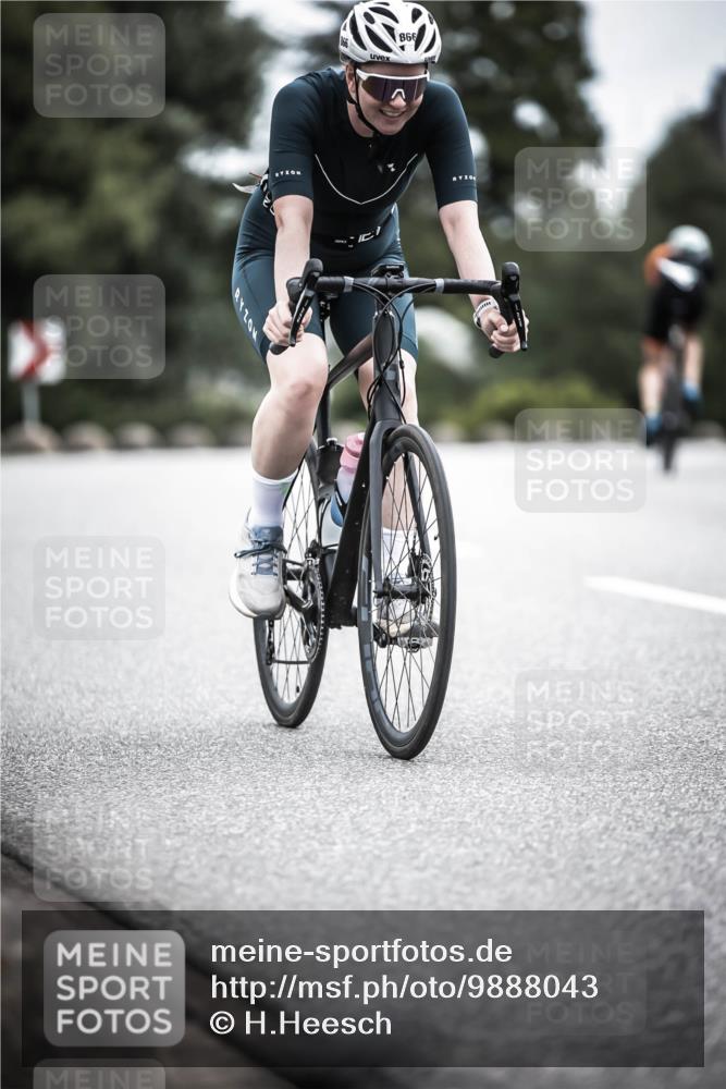 21.06.2026 - 29. Vierlanden-Triathlon H.Heesch http://msf.ph/oto/9888043 21.06.2026 12:12:56 Radfahren 851, 866 meine-sportfotos.de