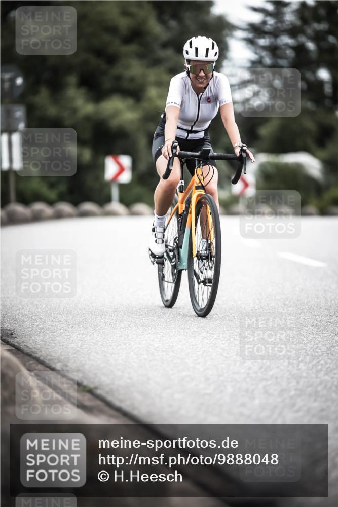21.06.2026 - 29. Vierlanden-Triathlon H.Heesch http://msf.ph/oto/9888048 21.06.2026 12:13:18 Radfahren 840 meine-sportfotos.de