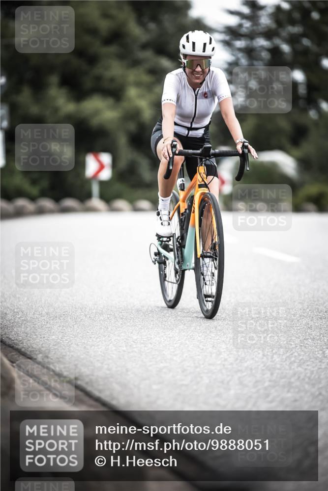 21.06.2026 - 29. Vierlanden-Triathlon H.Heesch http://msf.ph/oto/9888051 21.06.2026 12:13:18 Radfahren 840 meine-sportfotos.de