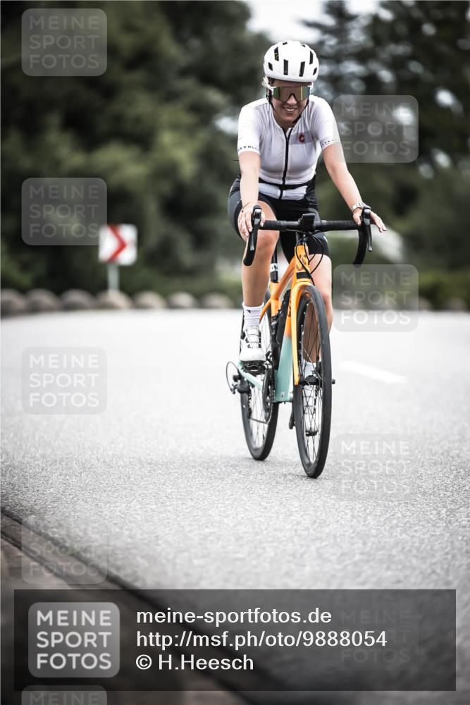 21.06.2026 - 29. Vierlanden-Triathlon H.Heesch http://msf.ph/oto/9888054 21.06.2026 12:13:18 Radfahren 840 meine-sportfotos.de