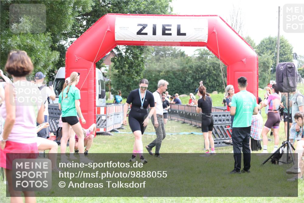21.06.2026 - 29. Vierlanden-Triathlon Andreas Tolksdorf http://msf.ph/oto/9888055 21.06.2026 11:39:49 Ziel 481, 568, 481, 568 meine-sportfotos.de