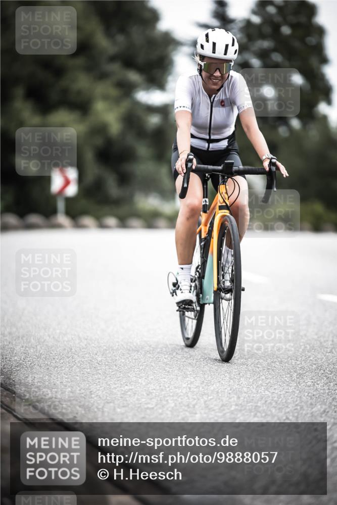 21.06.2026 - 29. Vierlanden-Triathlon H.Heesch http://msf.ph/oto/9888057 21.06.2026 12:13:18 Radfahren 840 meine-sportfotos.de