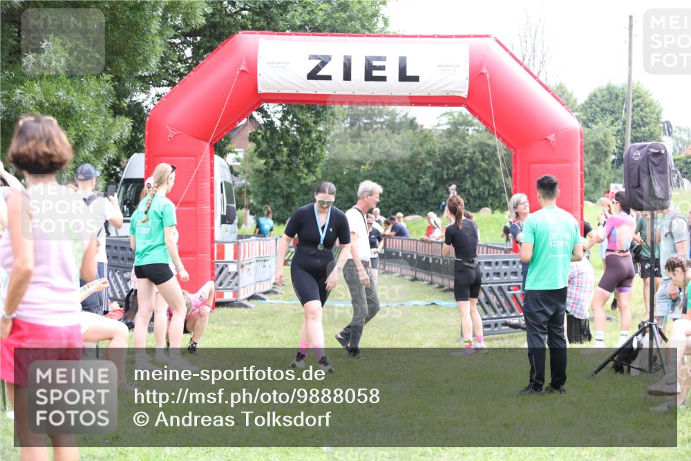 21.06.2026 - 29. Vierlanden-Triathlon Andreas Tolksdorf http://msf.ph/oto/9888058 21.06.2026 11:39:49 Ziel 481, 568, 481, 568 meine-sportfotos.de