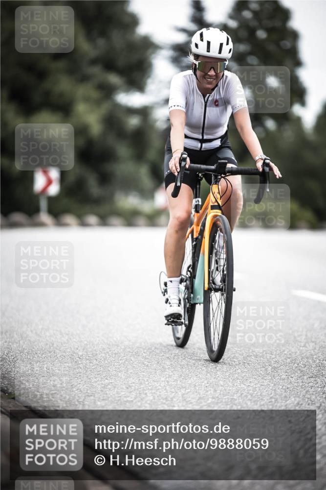 21.06.2026 - 29. Vierlanden-Triathlon H.Heesch http://msf.ph/oto/9888059 21.06.2026 12:13:18 Radfahren 840 meine-sportfotos.de