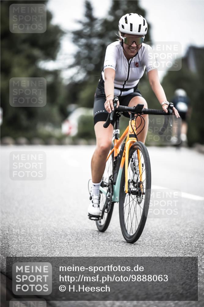 21.06.2026 - 29. Vierlanden-Triathlon H.Heesch http://msf.ph/oto/9888063 21.06.2026 12:13:18 Radfahren 840 meine-sportfotos.de