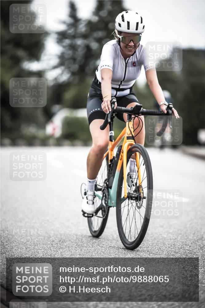 21.06.2026 - 29. Vierlanden-Triathlon H.Heesch http://msf.ph/oto/9888065 21.06.2026 12:13:18 Radfahren 840 meine-sportfotos.de