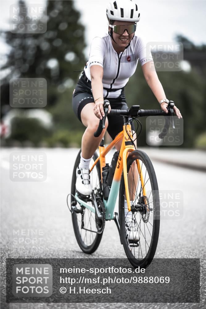 21.06.2026 - 29. Vierlanden-Triathlon H.Heesch http://msf.ph/oto/9888069 21.06.2026 12:13:19 Radfahren 840 meine-sportfotos.de