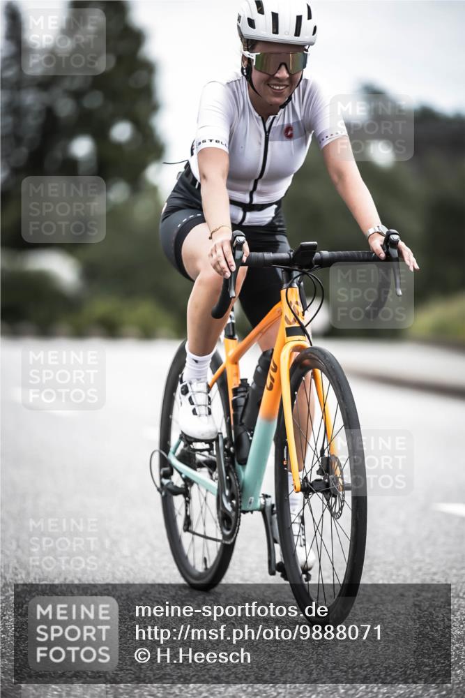 21.06.2026 - 29. Vierlanden-Triathlon H.Heesch http://msf.ph/oto/9888071 21.06.2026 12:13:19 Radfahren 840 meine-sportfotos.de