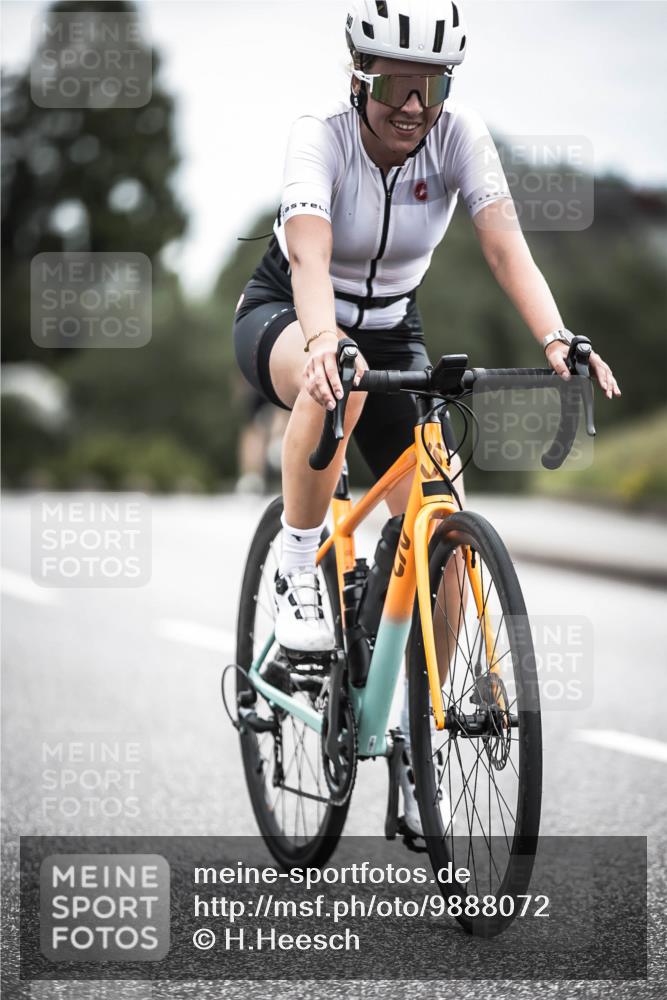 21.06.2026 - 29. Vierlanden-Triathlon H.Heesch http://msf.ph/oto/9888072 21.06.2026 12:13:19 Radfahren 840 meine-sportfotos.de