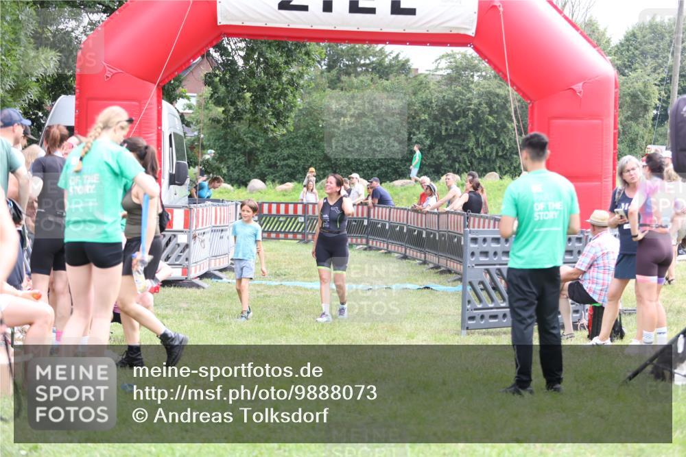 21.06.2026 - 29. Vierlanden-Triathlon Andreas Tolksdorf http://msf.ph/oto/9888073 21.06.2026 11:40:01 Ziel 568, 568 meine-sportfotos.de