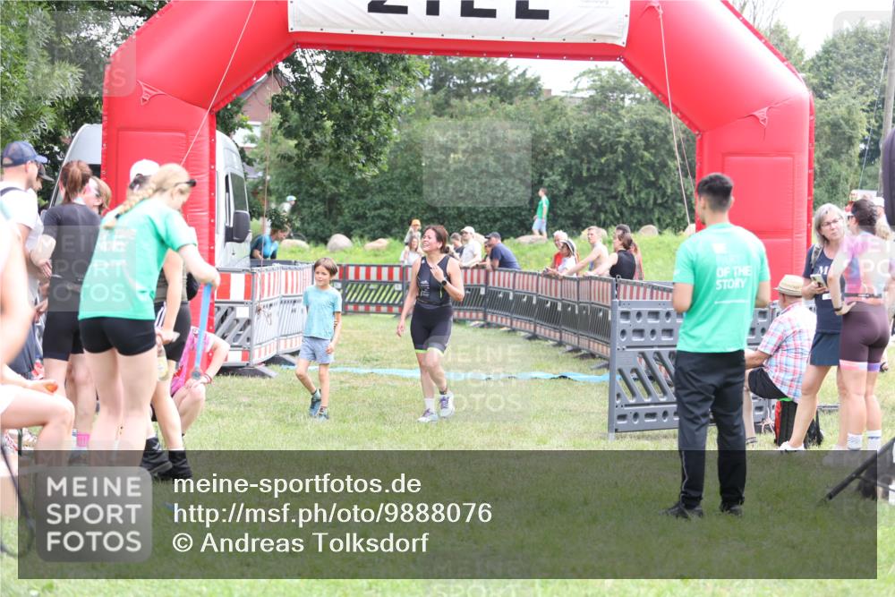 21.06.2026 - 29. Vierlanden-Triathlon Andreas Tolksdorf http://msf.ph/oto/9888076 21.06.2026 11:40:02 Ziel 568, 568 meine-sportfotos.de