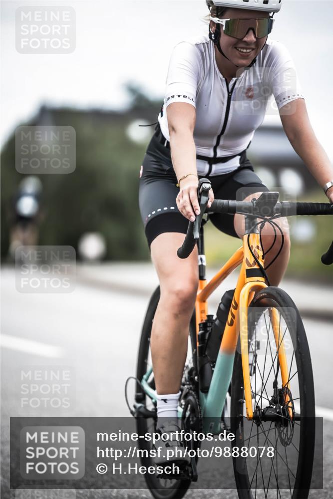 21.06.2026 - 29. Vierlanden-Triathlon H.Heesch http://msf.ph/oto/9888078 21.06.2026 12:13:19 Radfahren 840 meine-sportfotos.de
