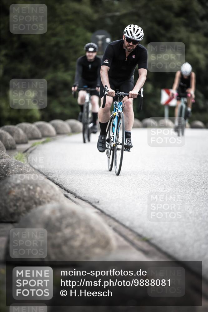 21.06.2026 - 29. Vierlanden-Triathlon H.Heesch http://msf.ph/oto/9888081 21.06.2026 12:14:04 Radfahren 651, 741, 890 meine-sportfotos.de