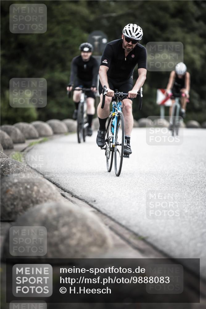 21.06.2026 - 29. Vierlanden-Triathlon H.Heesch http://msf.ph/oto/9888083 21.06.2026 12:14:04 Radfahren 651, 741, 890 meine-sportfotos.de