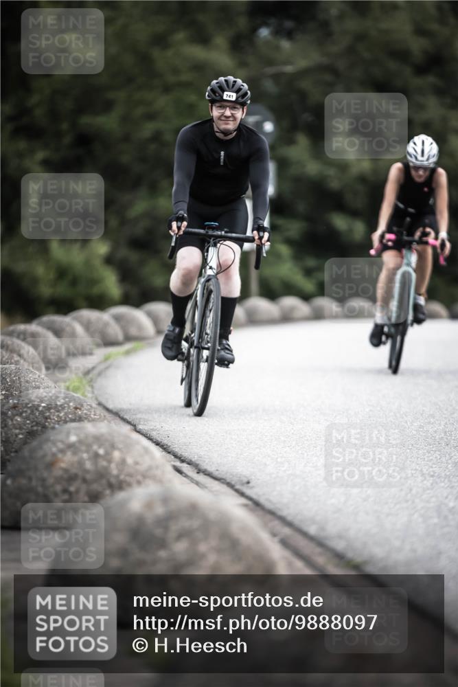 21.06.2026 - 29. Vierlanden-Triathlon H.Heesch http://msf.ph/oto/9888097 21.06.2026 12:14:05 Radfahren 651, 741, 890 meine-sportfotos.de