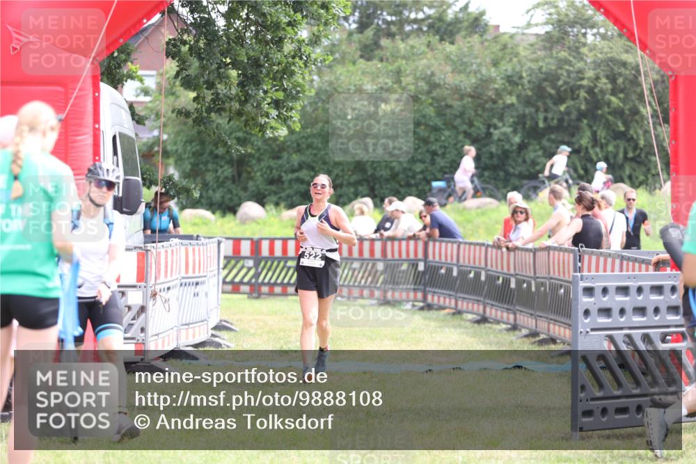 21.06.2026 - 29. Vierlanden-Triathlon Andreas Tolksdorf http://msf.ph/oto/9888108 21.06.2026 11:40:23 Ziel 522, 522 meine-sportfotos.de