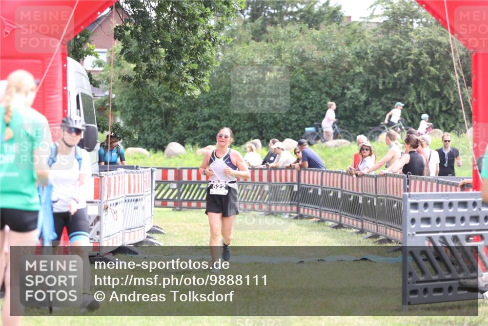 21.06.2026 - 29. Vierlanden-Triathlon Andreas Tolksdorf http://msf.ph/oto/9888111 21.06.2026 11:40:23 Ziel 522, 522 meine-sportfotos.de